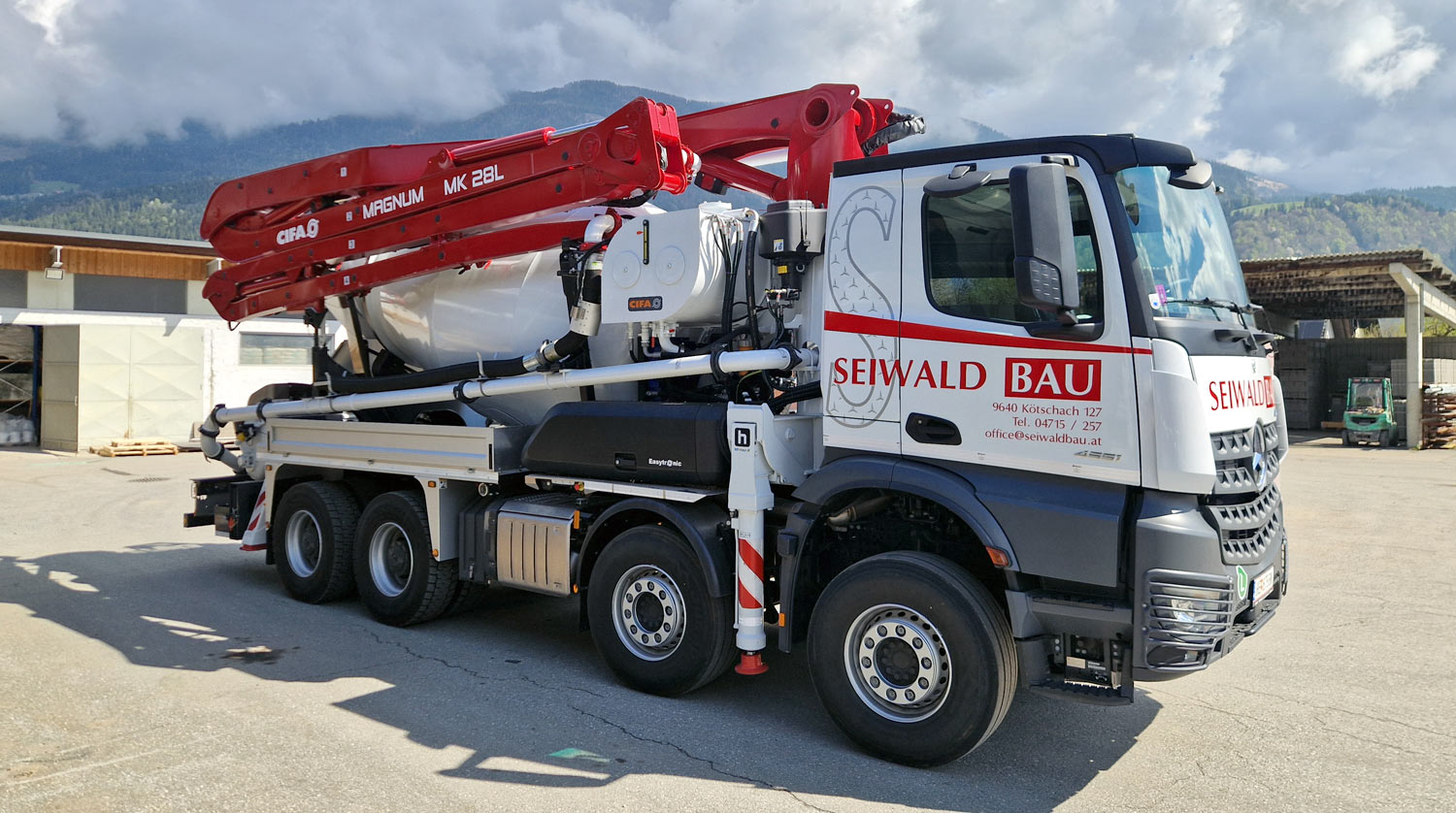 Foto: Betonmischwagen Foto: Betonmischwagen